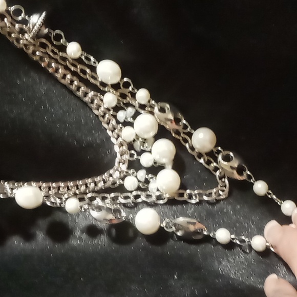 Statement necklace layered & long 34 inch as is bow expandable up to 52 - Picture 3 of 8